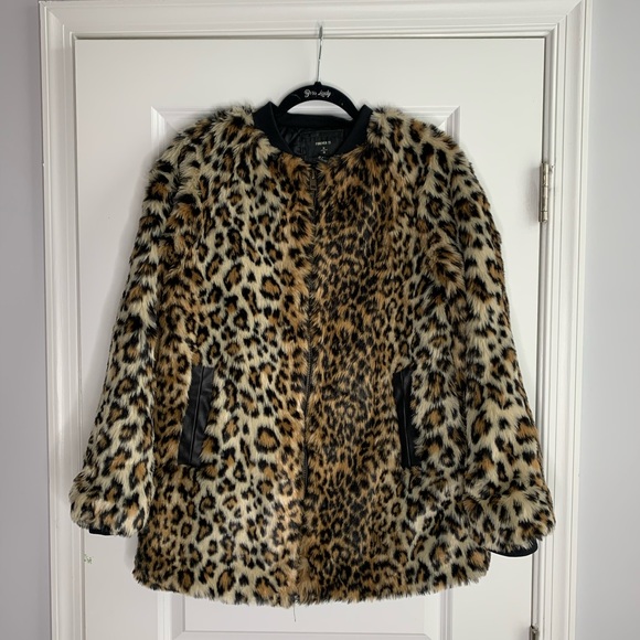 Forever21 Cheetah Print Faux Fur Coat - Picture 4 of 9